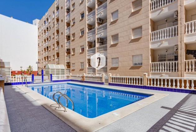 Tweedehands - Appartement / flat -
Torrevieja - Centro