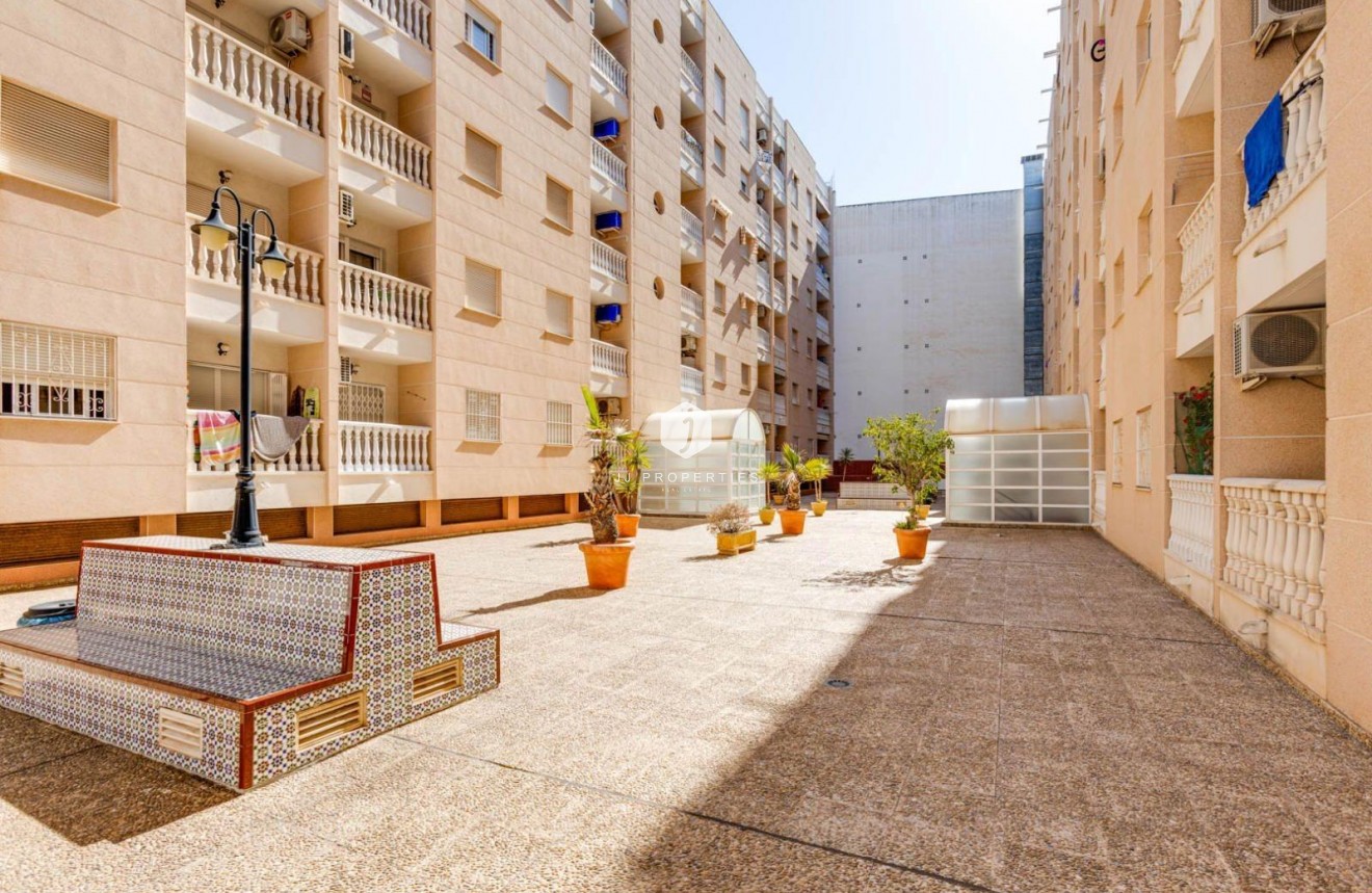 Tweedehands - Appartement / flat -
Torrevieja - Centro