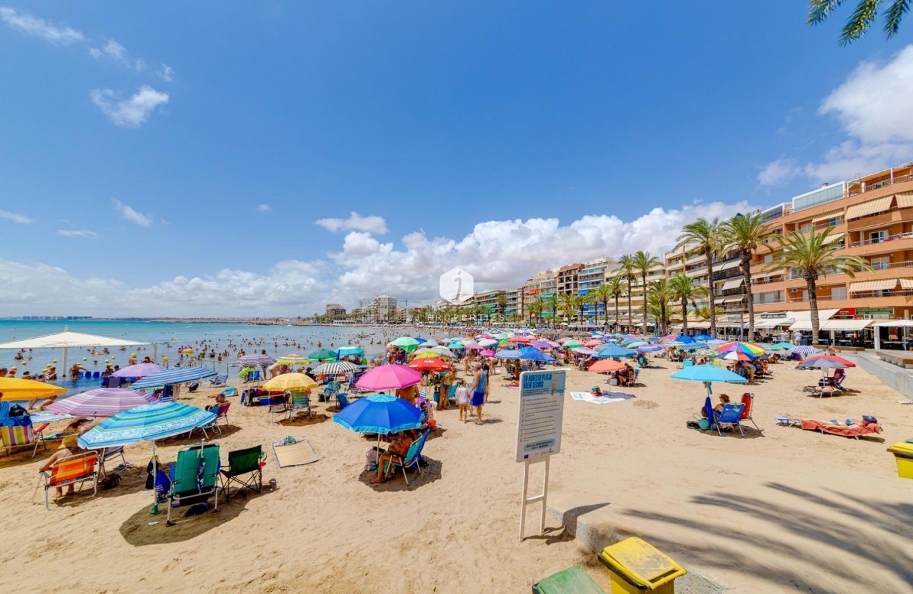 Tweedehands - Appartement / flat -
Torrevieja - Centro