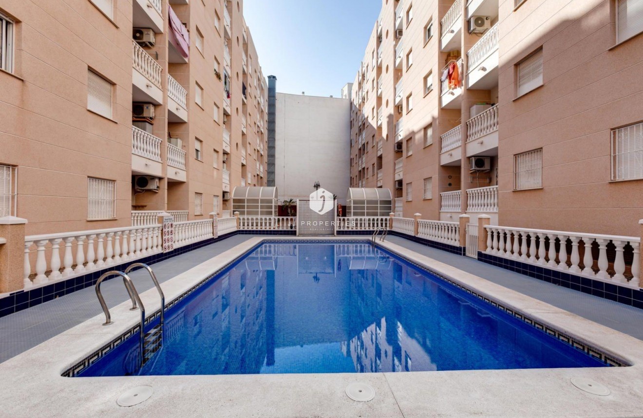 Tweedehands - Appartement / flat -
Torrevieja - Centro