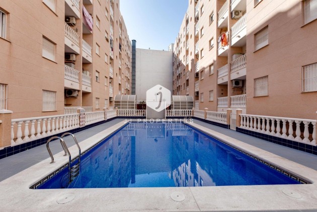 Tweedehands - Appartement / flat -
Torrevieja - Centro