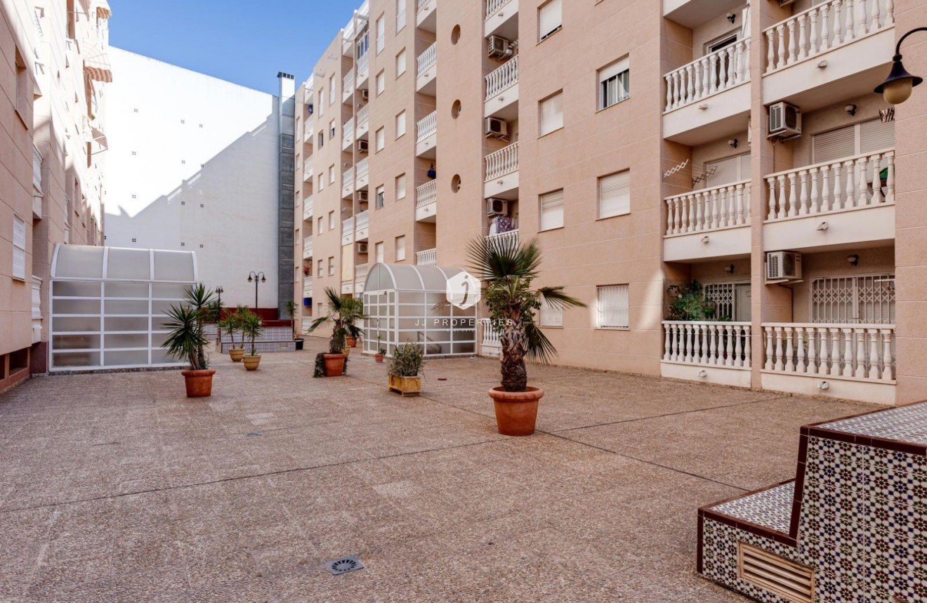 Tweedehands - Appartement / flat -
Torrevieja - Centro