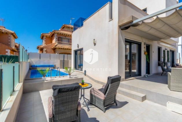 Tweedehands - Villa -
Torrevieja - Costa Blanca