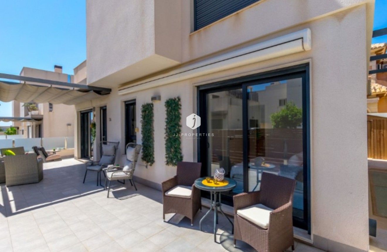 Tweedehands - Villa -
Torrevieja - Costa Blanca