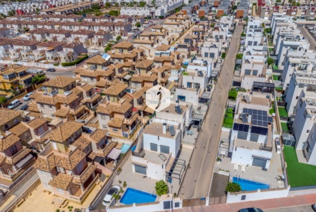 Tweedehands - Villa -
Torrevieja - Costa Blanca