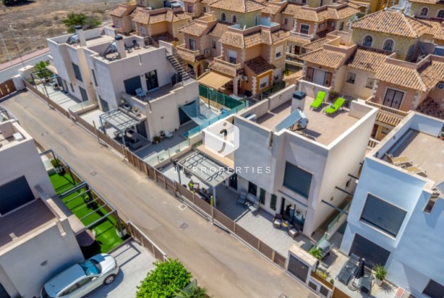 Tweedehands - Villa -
Torrevieja - Costa Blanca