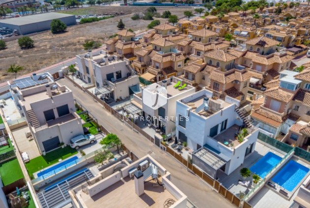 Tweedehands - Villa -
Torrevieja - Costa Blanca