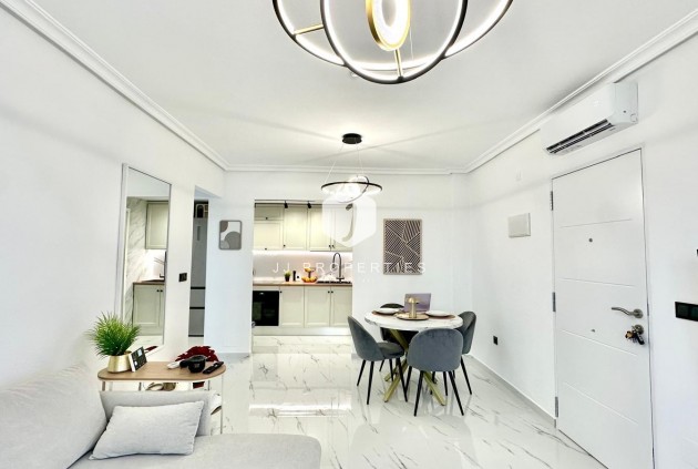 Tweedehands - Bungalow -
Orihuela Costa - Playa Flamenca Norte