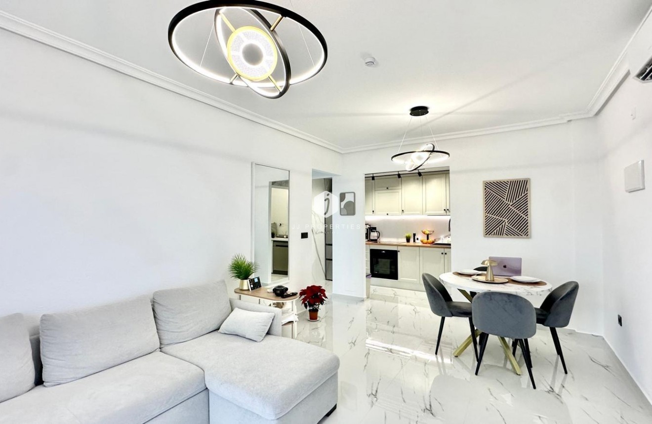 Tweedehands - Bungalow -
Orihuela Costa - Playa Flamenca Norte