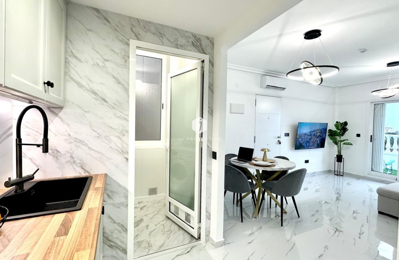 Tweedehands - Bungalow -
Orihuela Costa - Playa Flamenca Norte