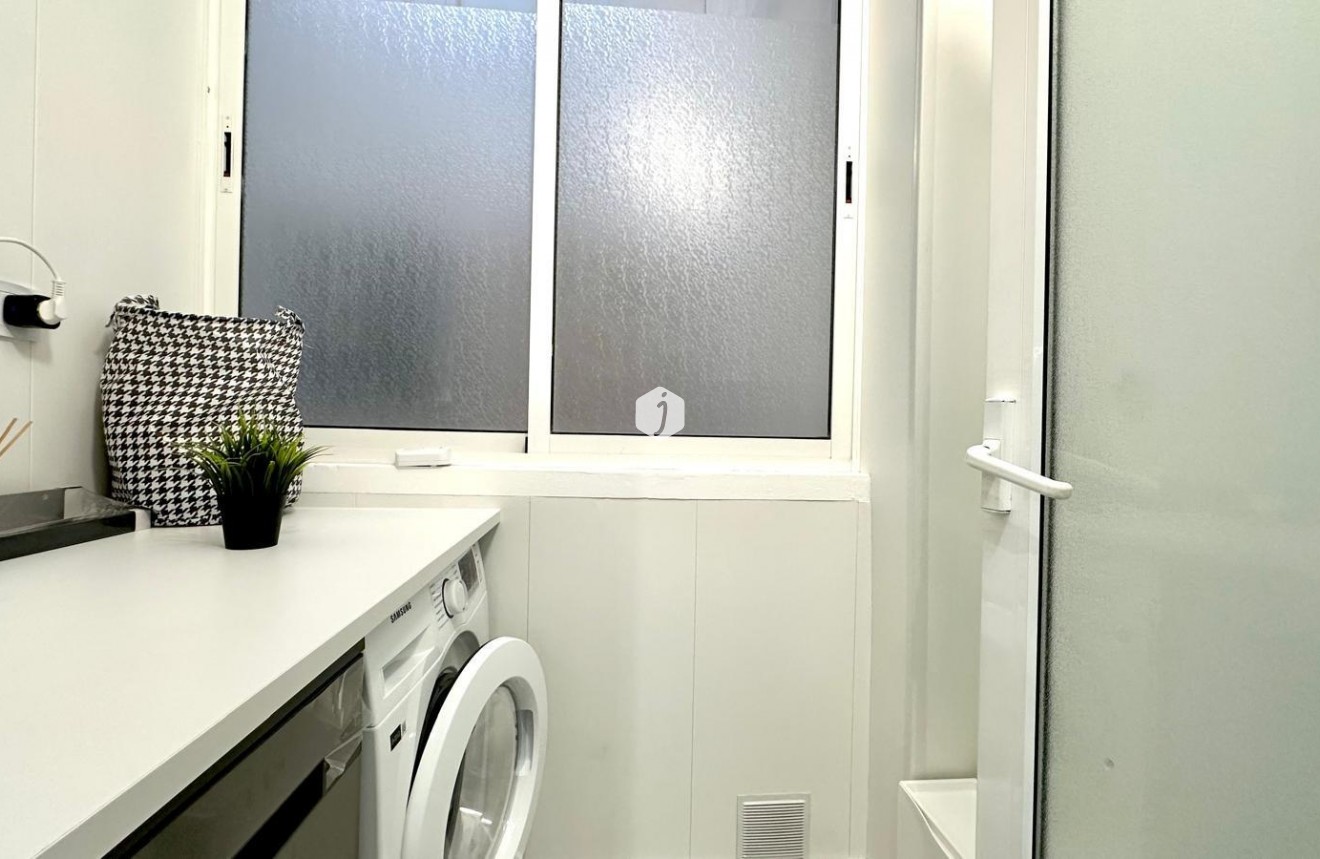 Tweedehands - Bungalow -
Orihuela Costa - Playa Flamenca Norte