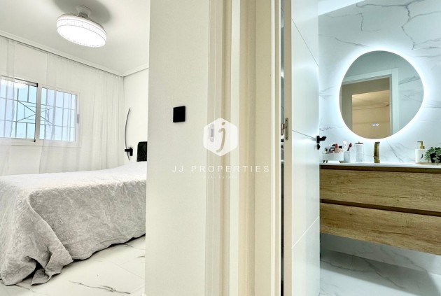 Tweedehands - Bungalow -
Orihuela Costa - Playa Flamenca Norte