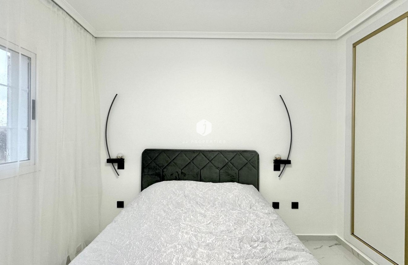 Tweedehands - Bungalow -
Orihuela Costa - Playa Flamenca Norte