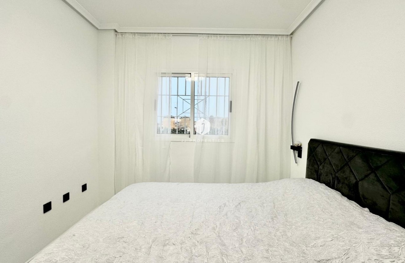 Tweedehands - Bungalow -
Orihuela Costa - Playa Flamenca Norte