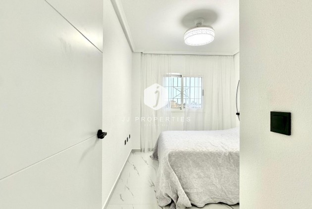 Tweedehands - Bungalow -
Orihuela Costa - Playa Flamenca Norte