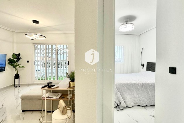 Tweedehands - Bungalow -
Orihuela Costa - Playa Flamenca Norte