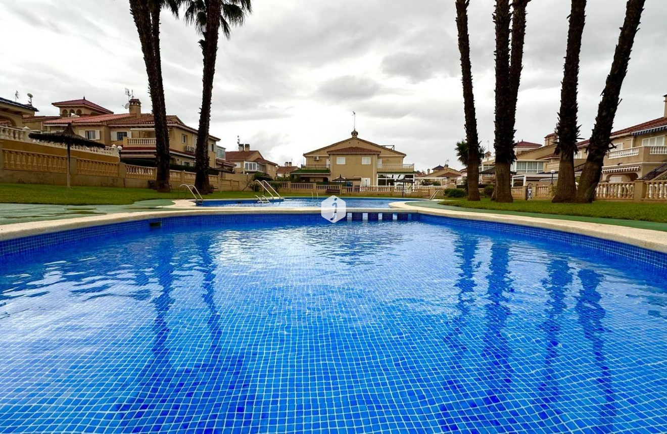 Tweedehands - Bungalow -
Orihuela Costa - Playa Flamenca Norte