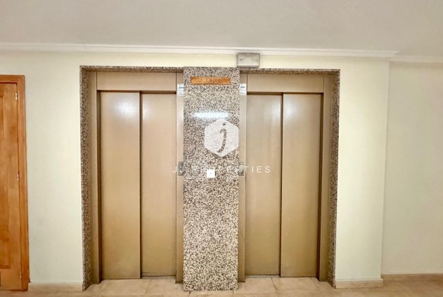 Tweedehands - Penthouse -
Torrevieja - Centro