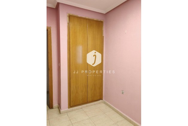 Tweedehands - Appartement / flat -
Torrevieja - Centro