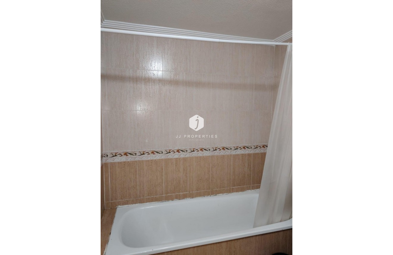 Tweedehands - Appartement / flat -
Torrevieja - Centro