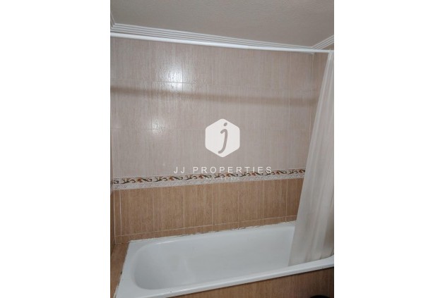 Tweedehands - Appartement / flat -
Torrevieja - Centro