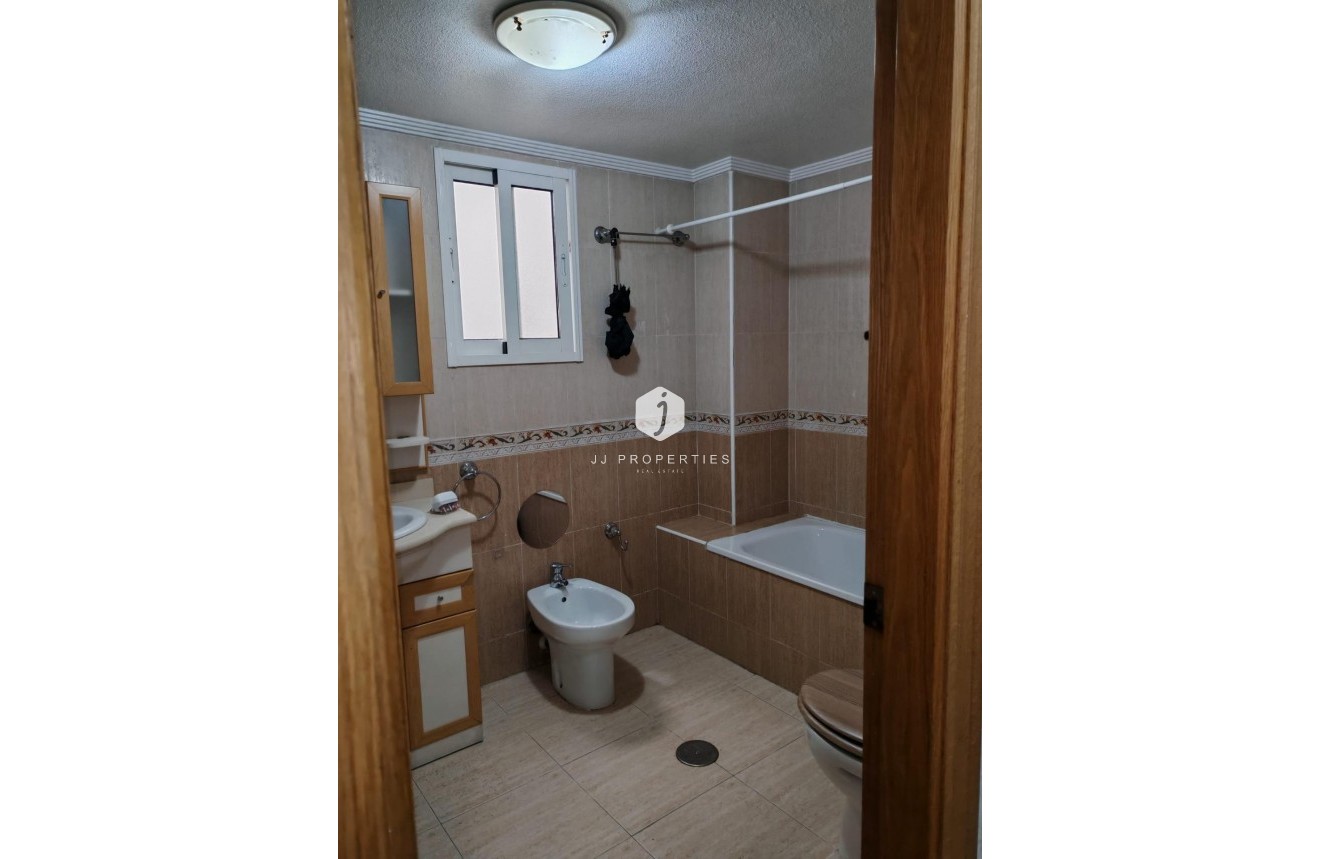 Tweedehands - Appartement / flat -
Torrevieja - Centro