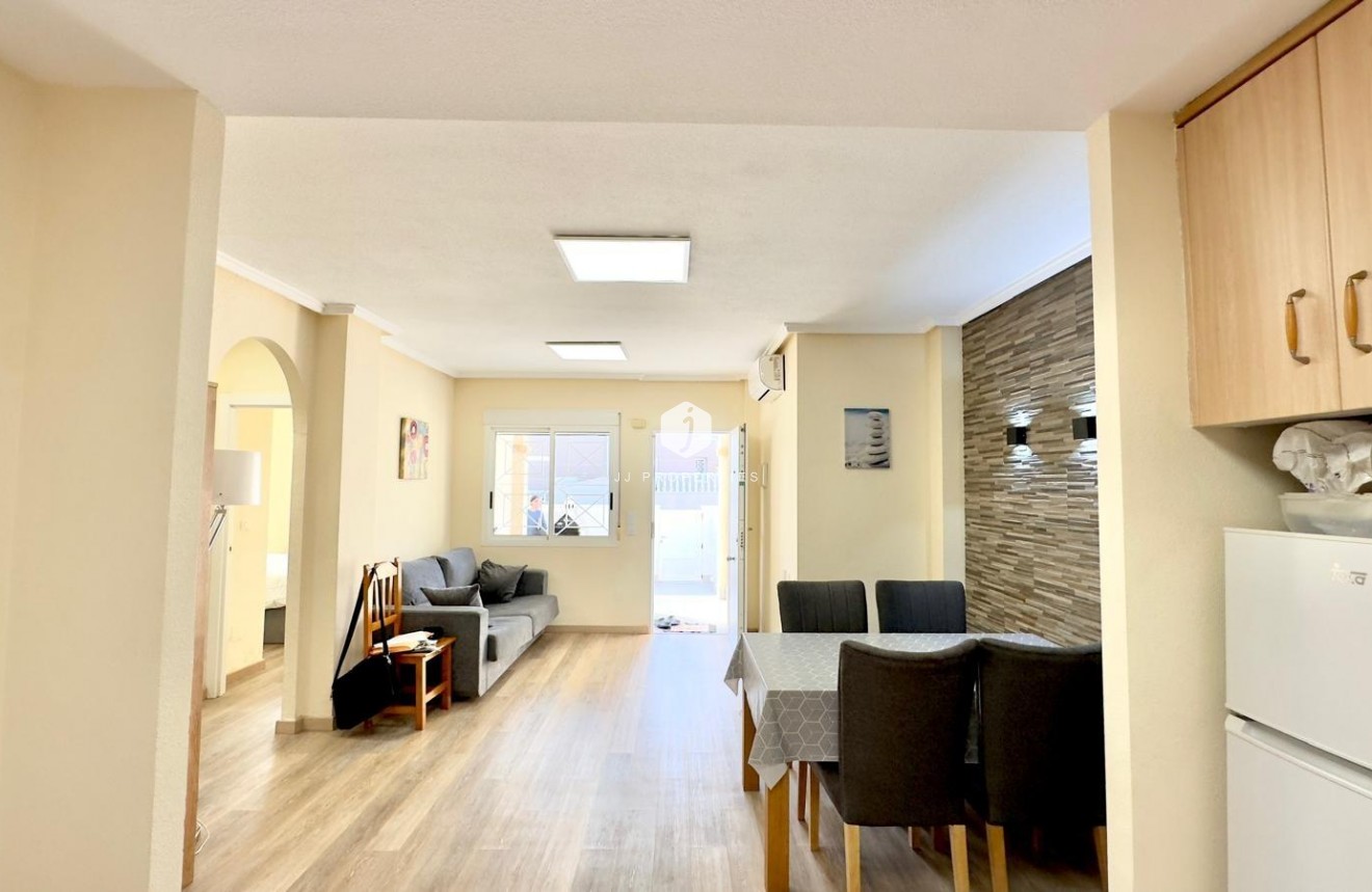 Tweedehands - Bungalow -
Torrevieja - Torreblanca