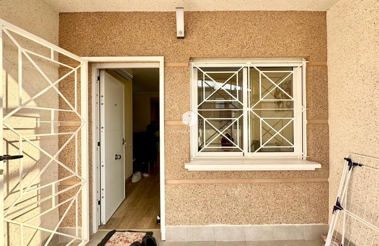 Tweedehands - Bungalow -
Torrevieja - Torreblanca