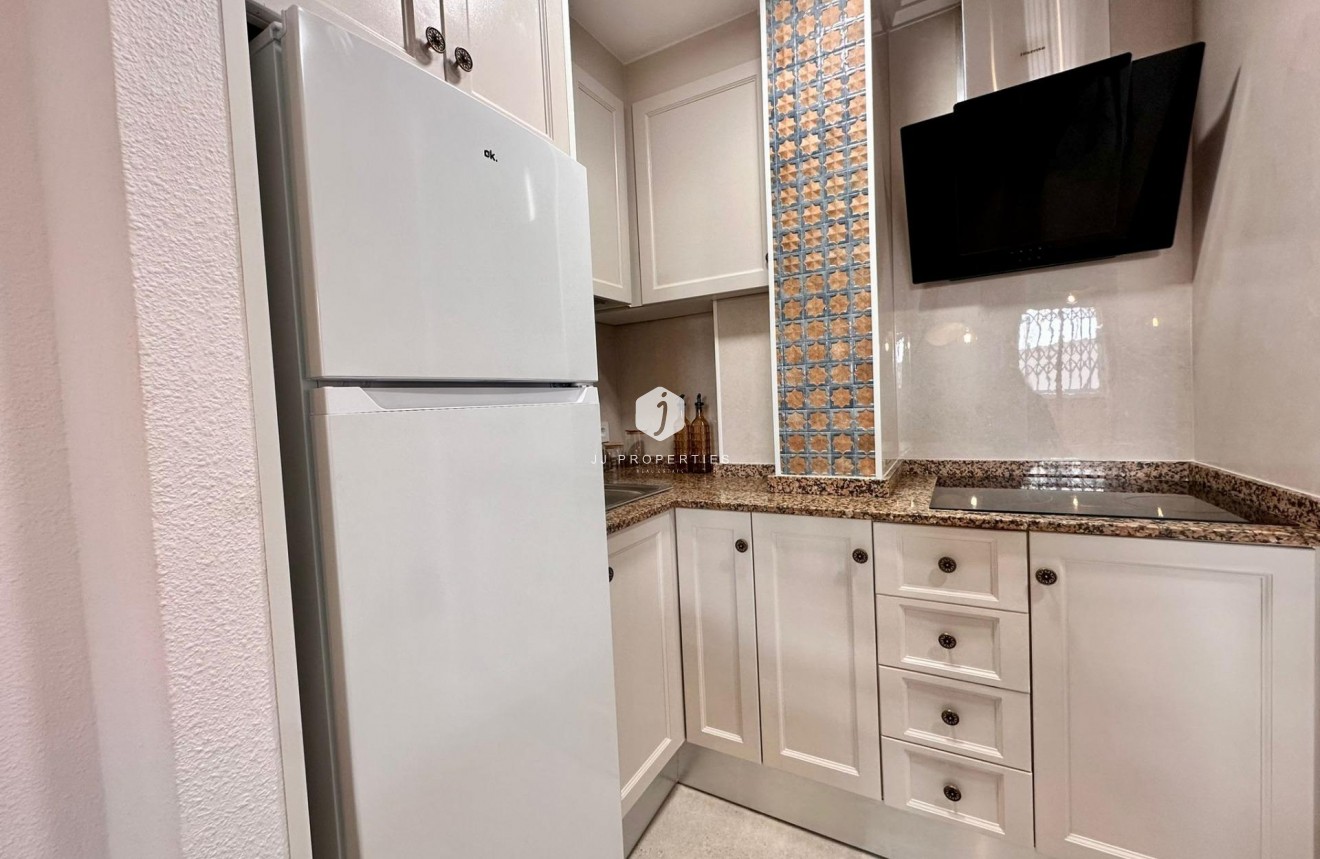 Tweedehands - Appartement / flat -
Torrevieja - Centro