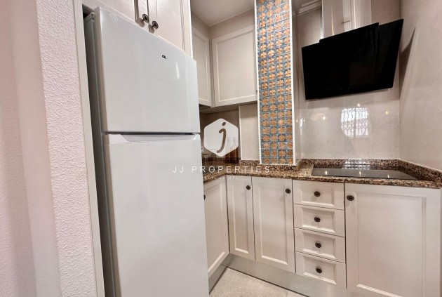 Tweedehands - Appartement / flat -
Torrevieja - Centro