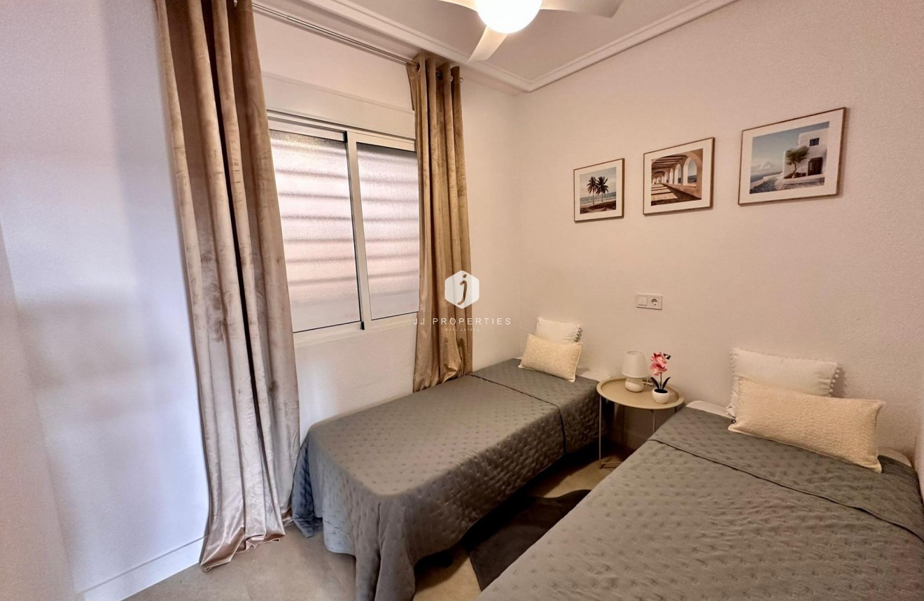 Tweedehands - Appartement / flat -
Torrevieja - Centro
