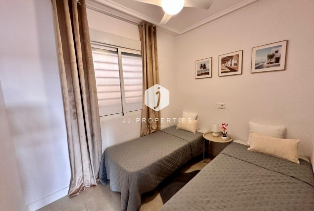 Tweedehands - Appartement / flat -
Torrevieja - Centro