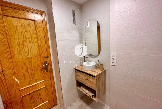 Tweedehands - Appartement / flat -
Torrevieja - Centro