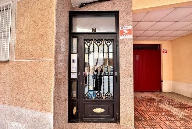 Tweedehands - Appartement / flat -
Torrevieja - Centro