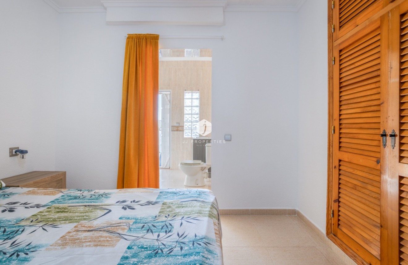 Tweedehands - Villa -
Torrevieja - Costa Blanca