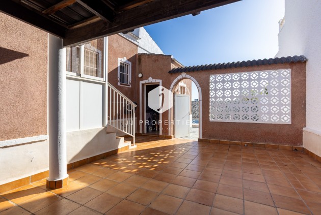 Tweedehands - Villa -
Torrevieja - Costa Blanca
