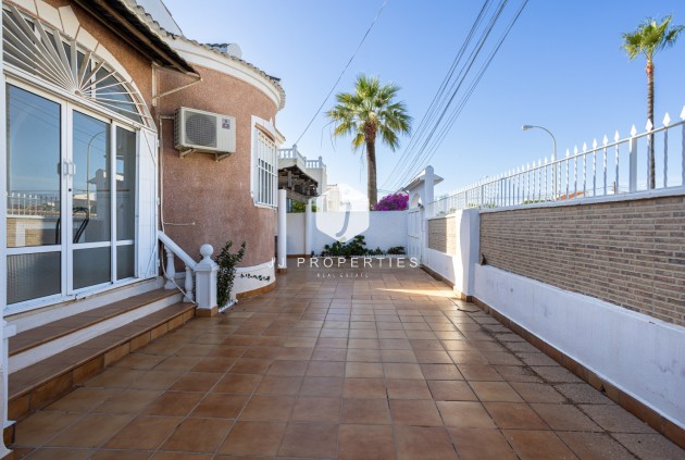 Tweedehands - Villa -
Torrevieja - Costa Blanca