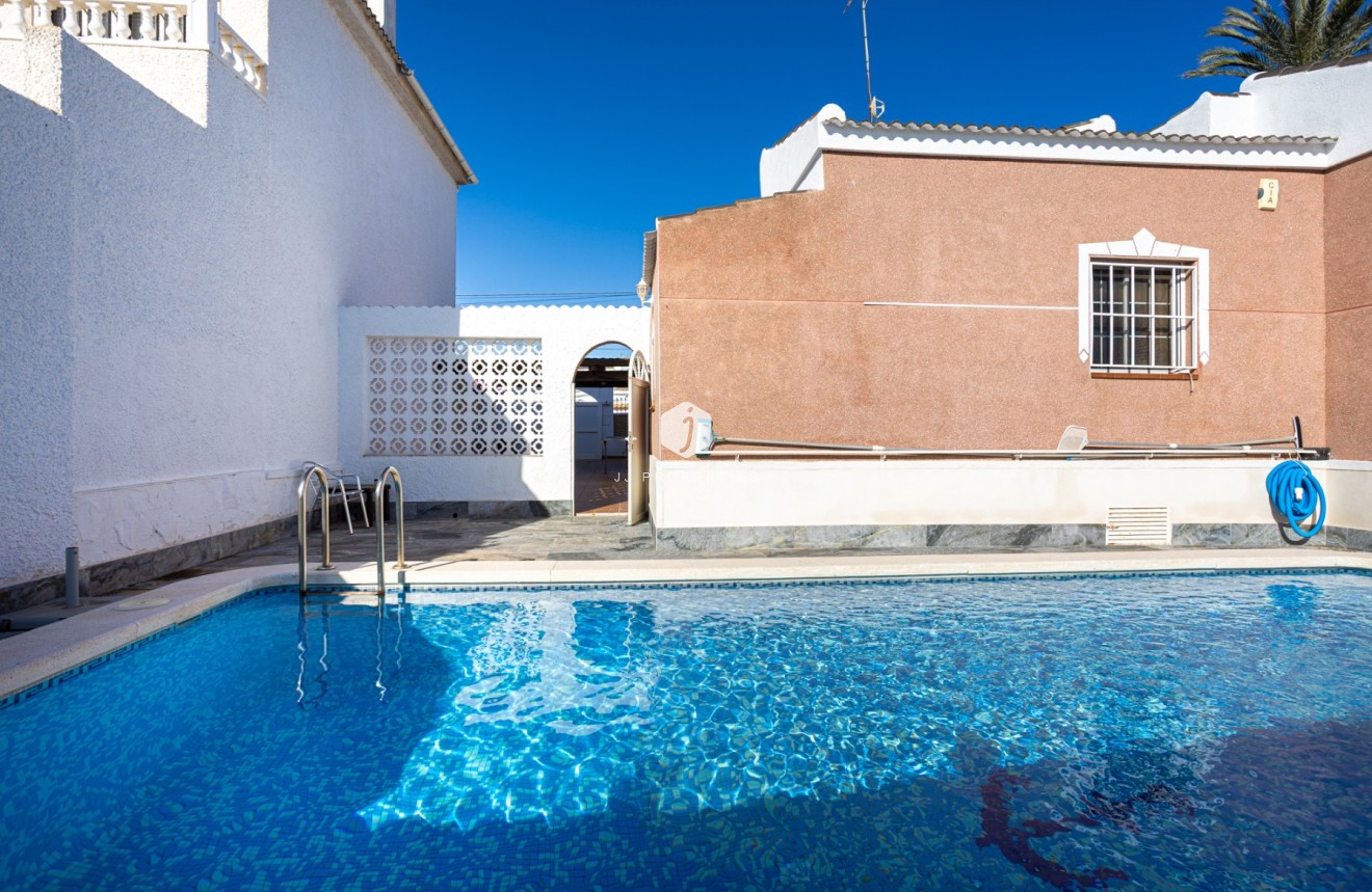 Tweedehands - Villa -
Torrevieja - Costa Blanca