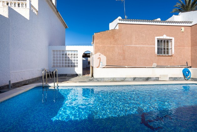 Tweedehands - Villa -
Torrevieja - Costa Blanca