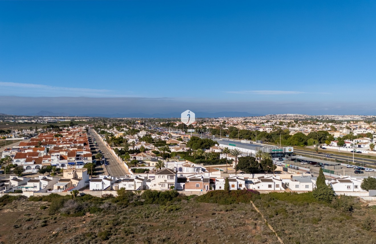 Tweedehands - Villa -
Torrevieja - Costa Blanca