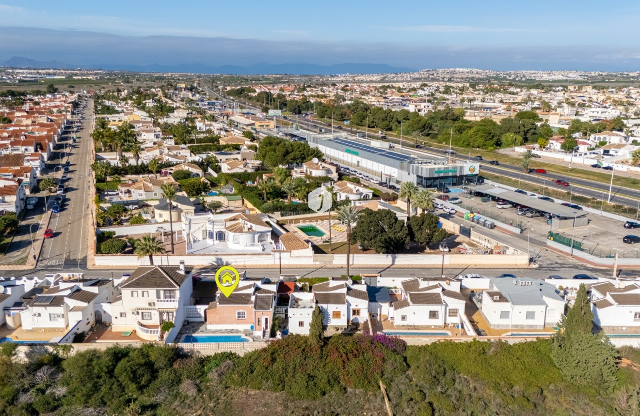 Tweedehands - Villa -
Torrevieja - Costa Blanca