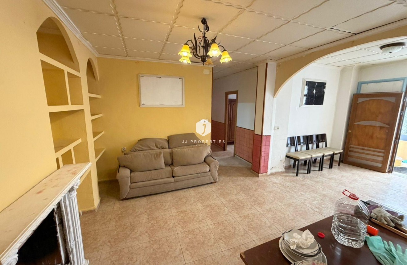 Segunda mano - Chalet -
Torrevieja