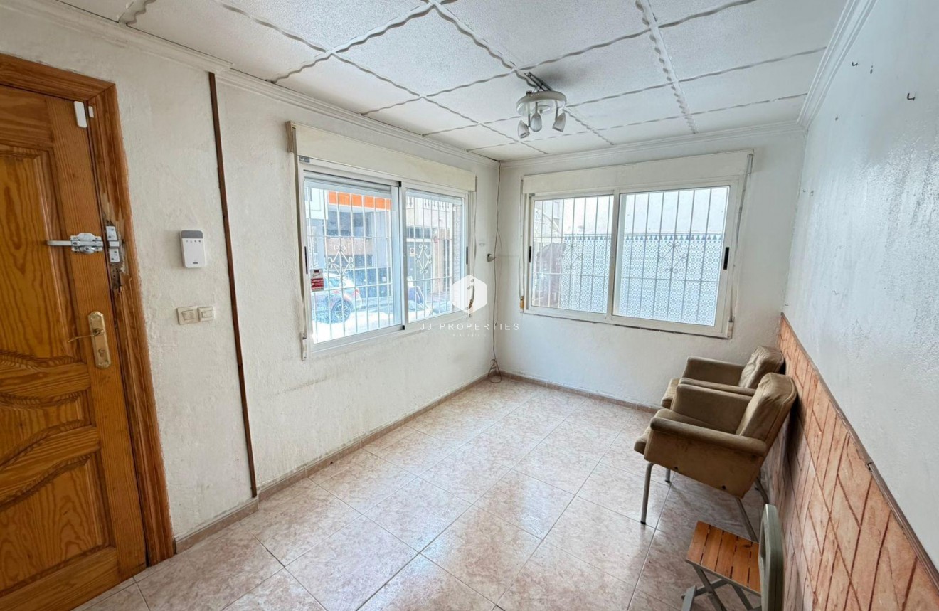 Segunda mano - Chalet -
Torrevieja