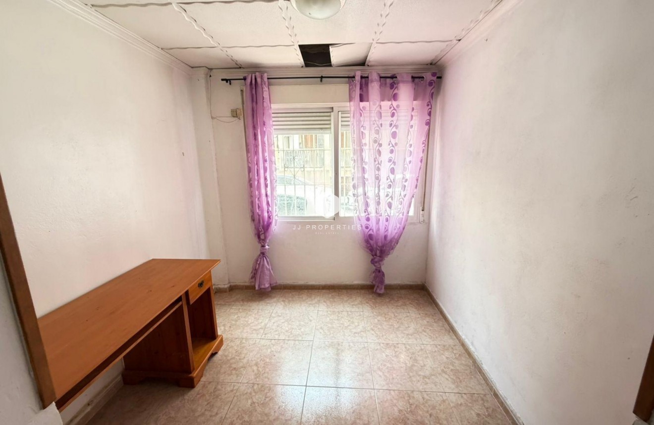 Segunda mano - Chalet -
Torrevieja