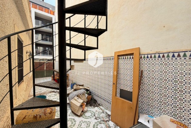 Segunda mano - Chalet -
Torrevieja