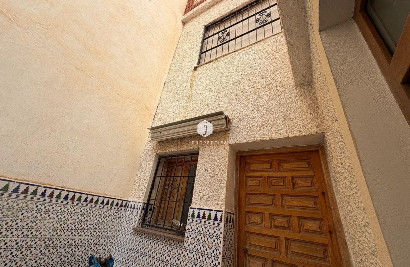 Segunda mano - Chalet -
Torrevieja