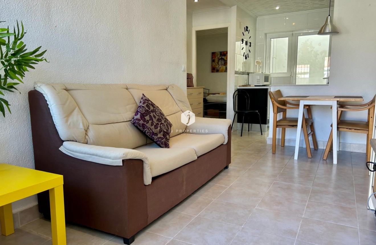 Tweedehands - Bungalow -
Torrevieja - El Limonar