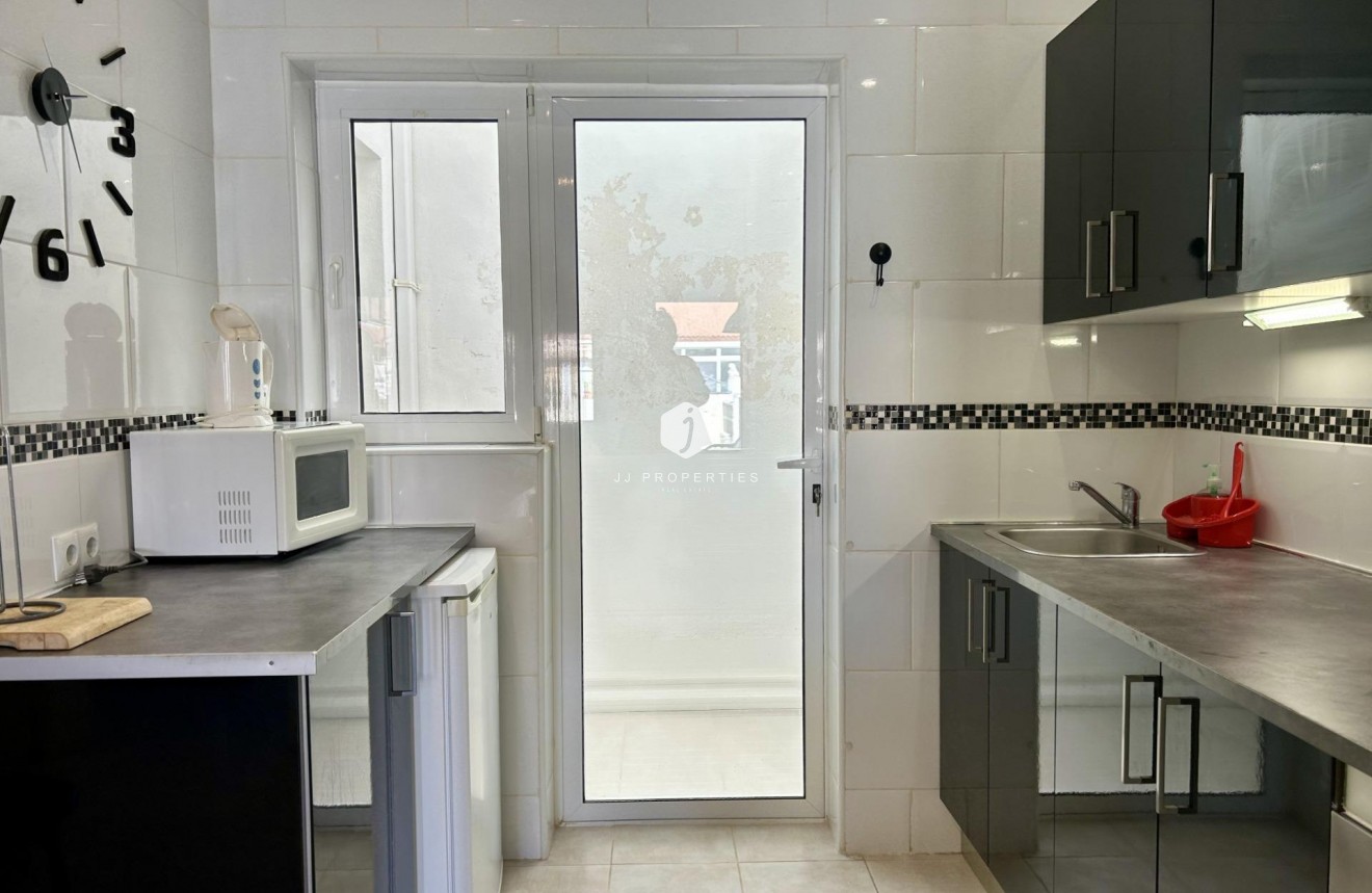 Tweedehands - Bungalow -
Torrevieja - El Limonar