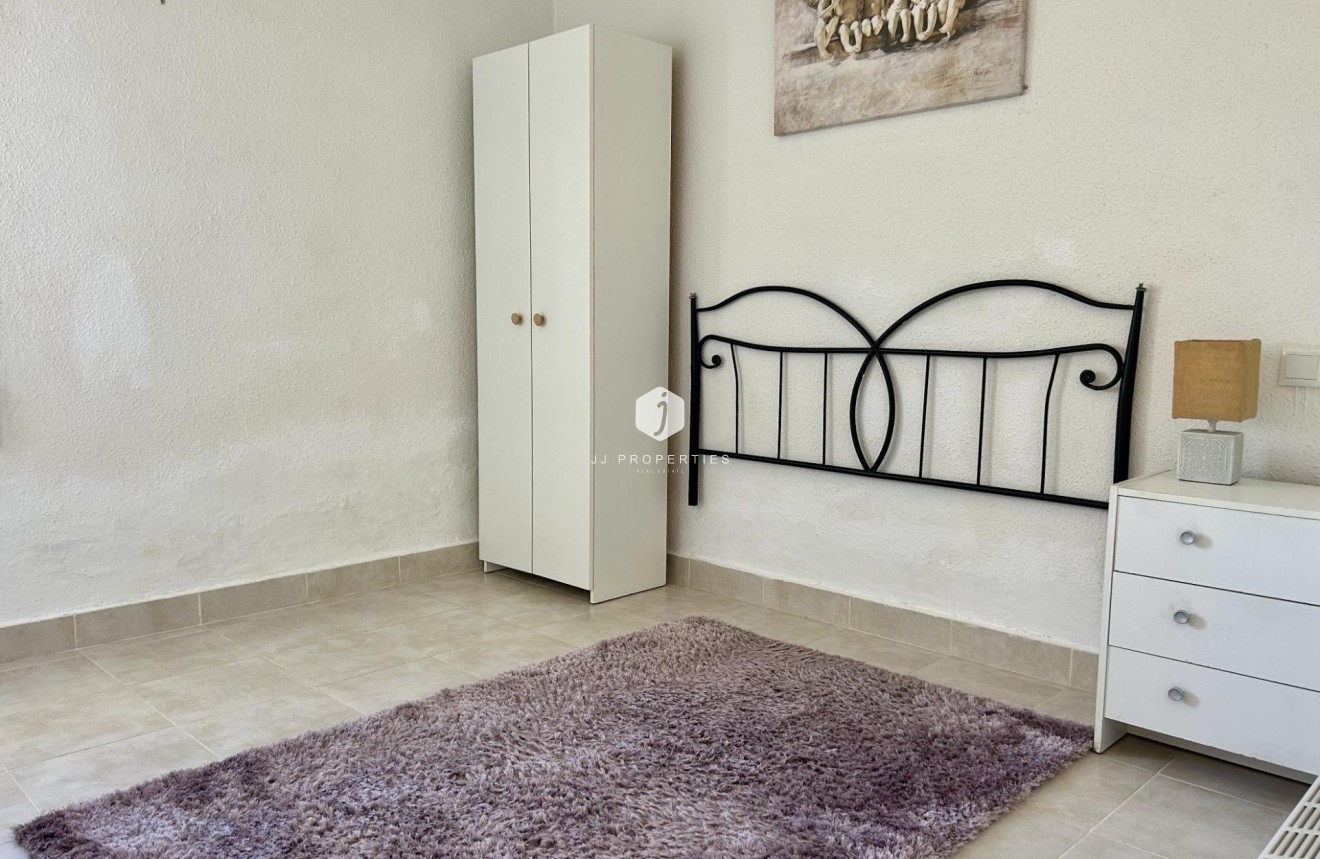 Tweedehands - Bungalow -
Torrevieja - El Limonar