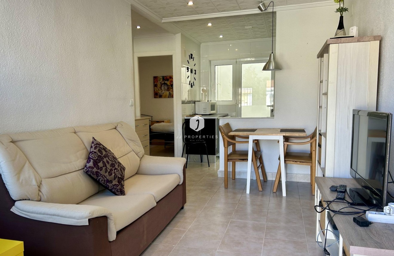 Tweedehands - Bungalow -
Torrevieja - El Limonar
